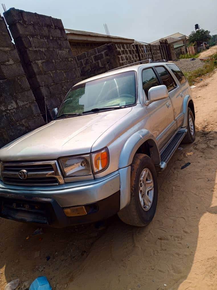 A picture of Toyota 4runner