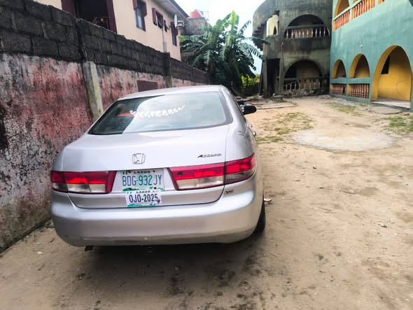 A picture of Honda accord 05 v6 engine