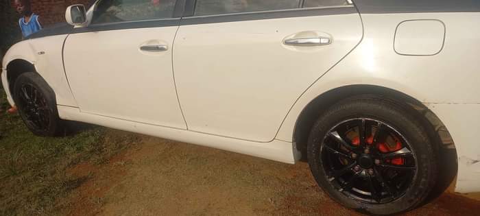 A picture of Mark X 2005 2.5CC V6 engine never opened ACC perfect