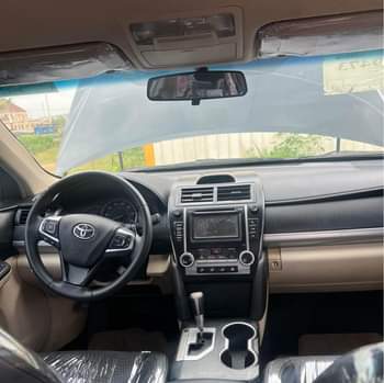 A picture of TOYOTA CAMRY 012