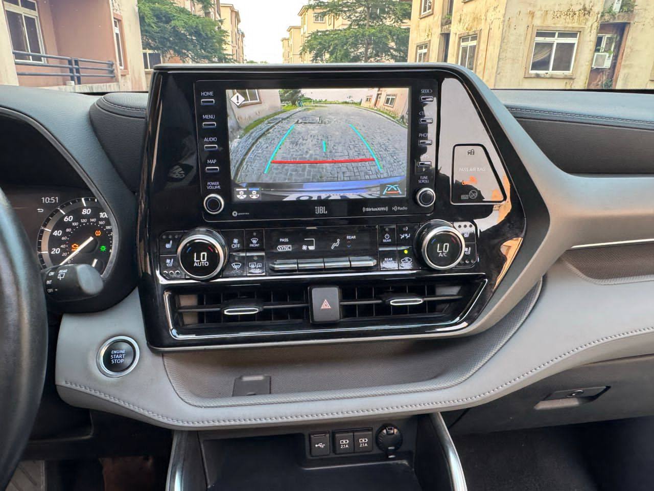 A picture of Toyota highlander 2020
