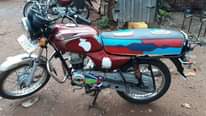 A picture of Bajaj for sale 1.6M Call. Or. Whatsapp 0772995758. 0772995758 0756911039.