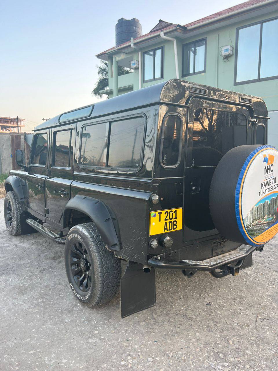 A picture of Land Rover Defender Bei mil 25 Ipo DSM Engine 200