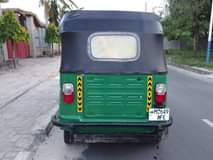 A picture of Bajaji inauzwa milioni 1 laki 8 call 0714398166