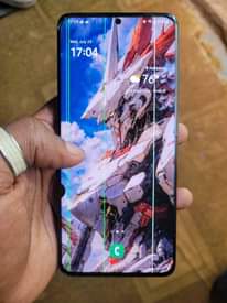 A picture of S20 plus 5g 280k call 0757552449