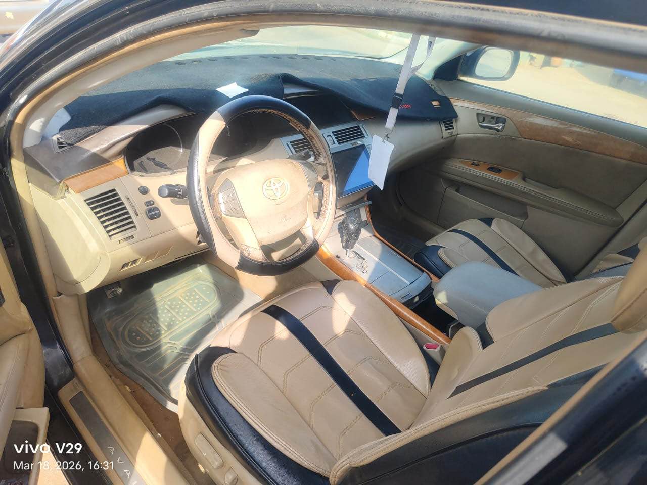 A picture of awoof Toyota Avalon 2007 model engine gear ac everything is