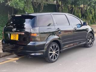 A picture of TOYOTA WISH BEI TUPA