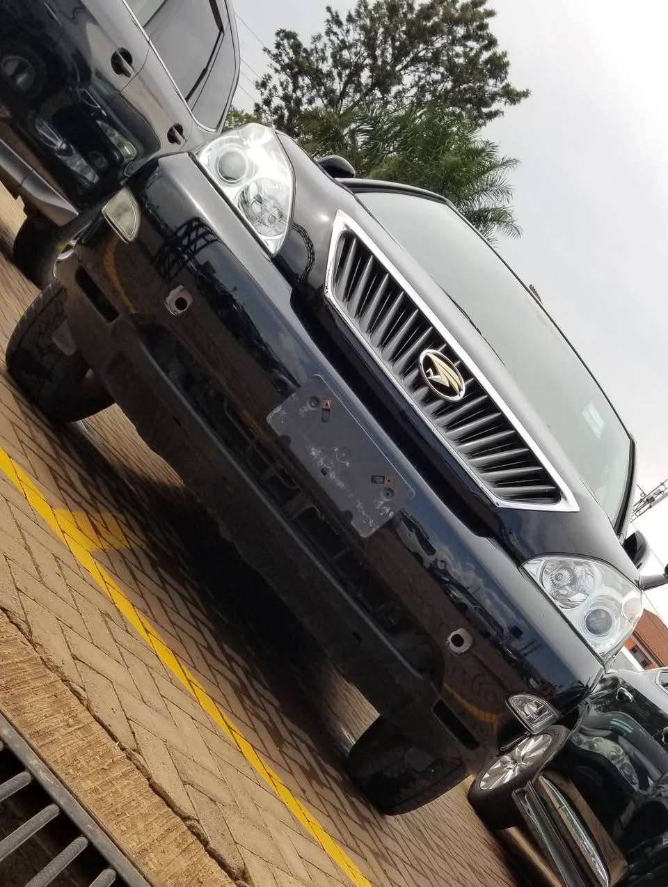 A picture of SELLING NOW TOYOTA HARRIER .