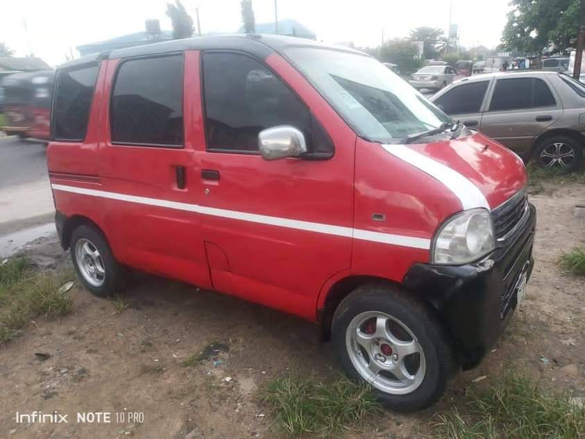 A picture of 2005 Daihatsu hijet Hijet mini bus