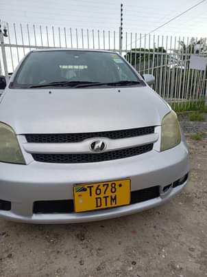 A picture of 2006 TOYOTA IST 0714058883 toyota