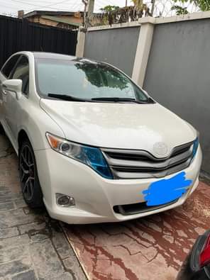A picture of Clean reg 2014 venza First body Full option White colour