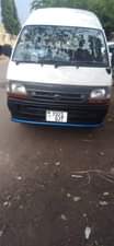 A picture of Toyota hiace 5L Gary imenyokaa manual transmission aina kipengele Gary