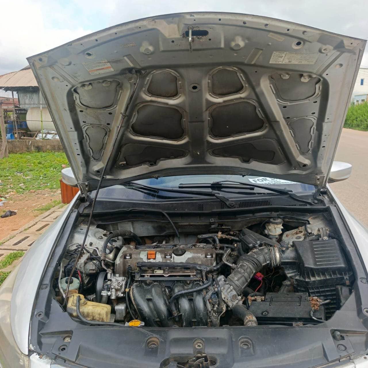 A picture of DISTRESS HONDA ACCORD 2010 SHARP SYSTEM AC NEED ATTENTION PRICE