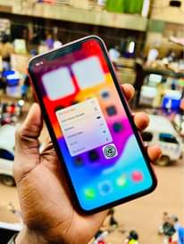 A picture of iPhone XR 64Gb at 530k INSTANT DEAL 