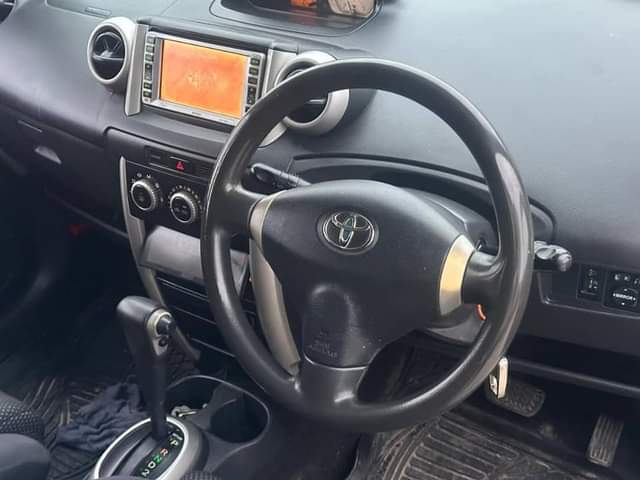 A picture of TOYOTA I S T