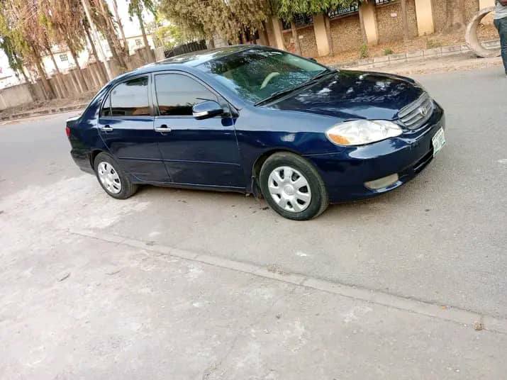 A picture of Toyota Corolla 04