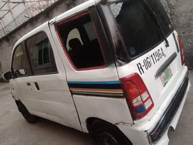 A picture of Neat hijet mini bus with sound engine and smooth transmission