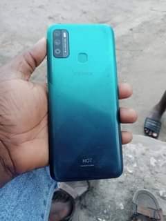 A picture of Nauza Infinix hot 9 play Ina creek isiosumbua Kwa juu