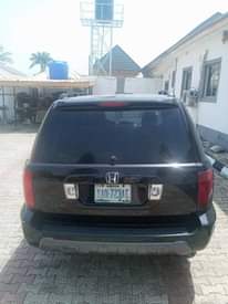 A picture of Honda pilot