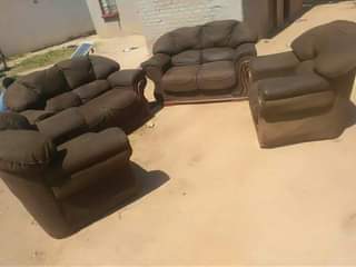 classifieds/furniture sofas