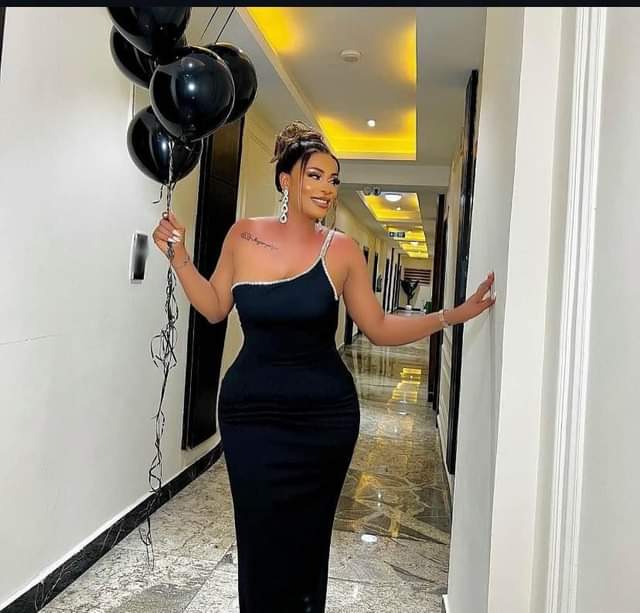 A picture of Classic dress