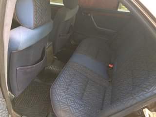 A picture of C200 very intact ac works well I need money only