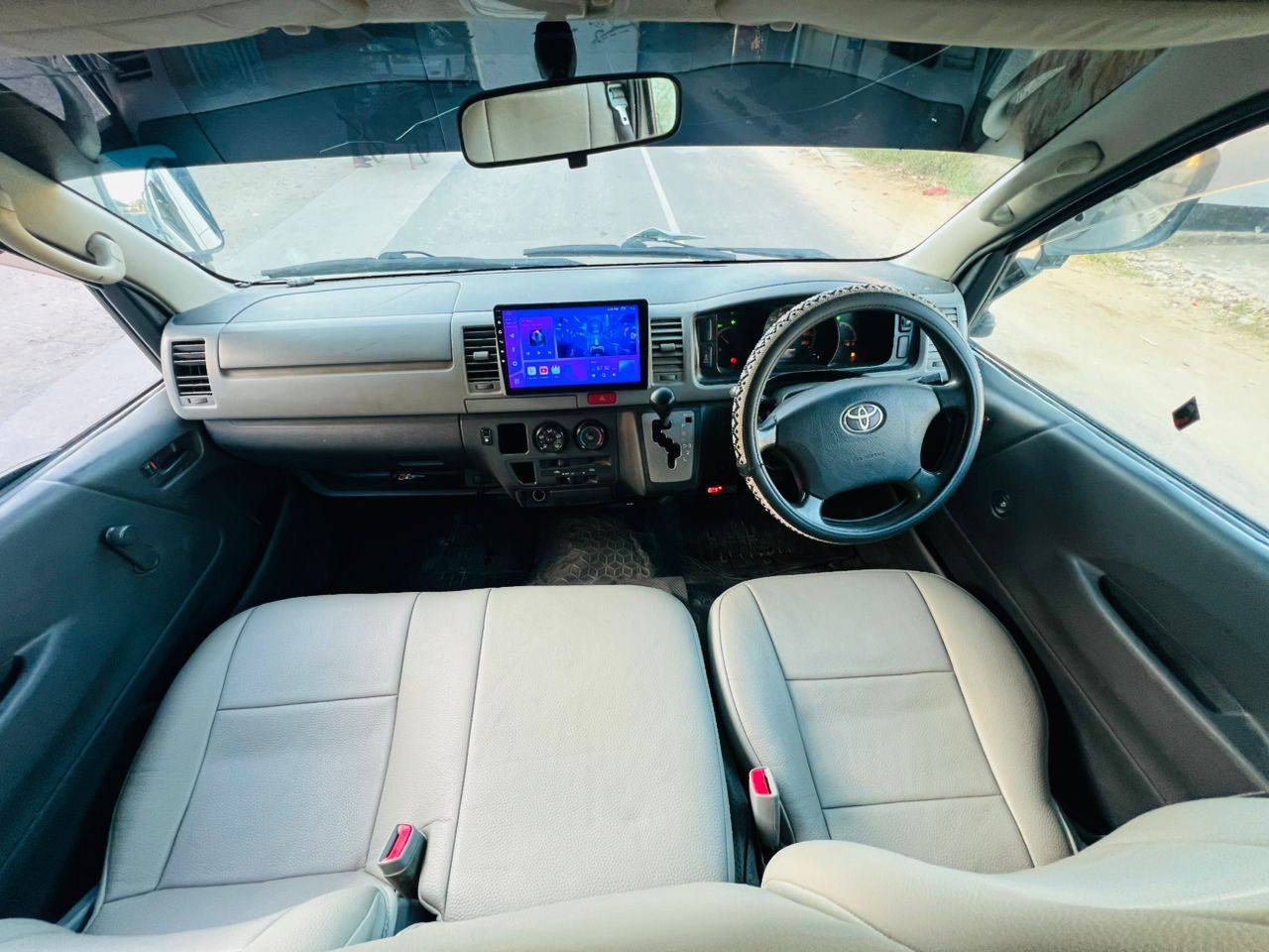 A picture of HIACE QUANTUM
