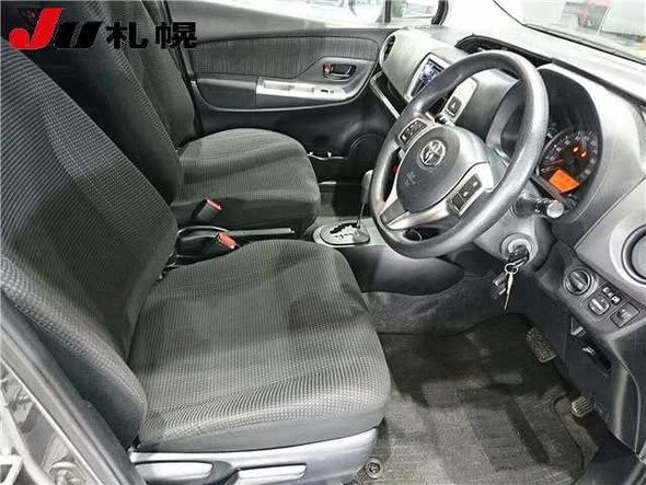 A picture of 2015 Toyota Vitz