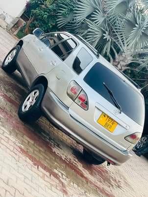 A picture of Toyota harrier old