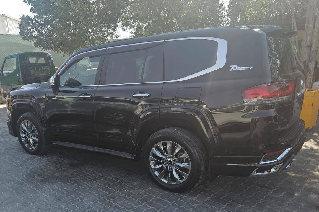 A picture of LAND CRUISER ZX
