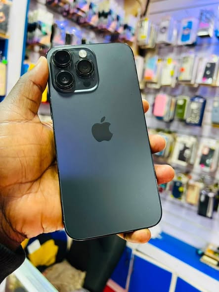 A picture of Iphone 14 pro max 256gb wifi only