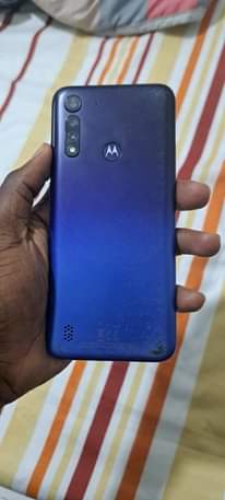 A picture of Quick sale Samsung s8 Motorola g8