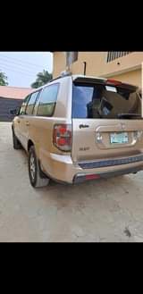 A picture of Honda pilot 2007