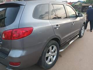 A picture of Hyundai santafe
