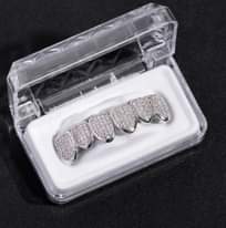 A picture of OFFER ICED GRILLZ SET KWA BEI NAFUU