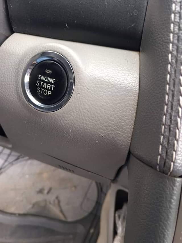 A picture of 2010 TOYOTA CAMRY