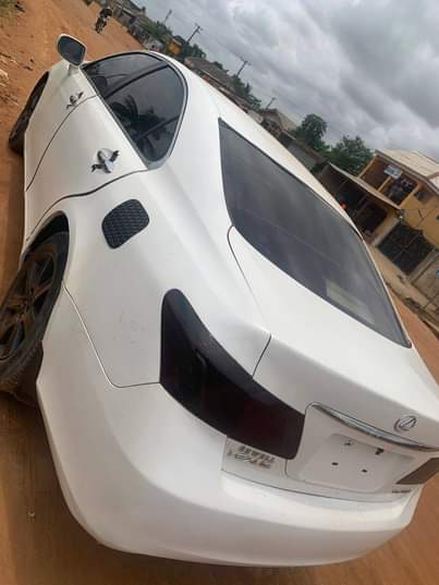 A picture of Dealers offer Fastest finger gets it 2008 es350 for 5