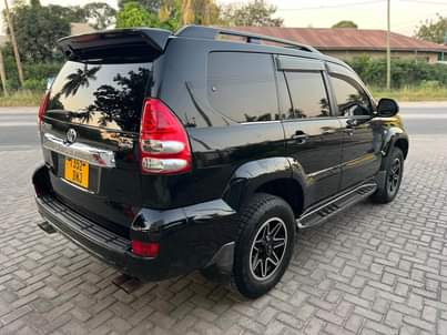 A picture of TOYOTA PRADO DIAMOND DWJ 120