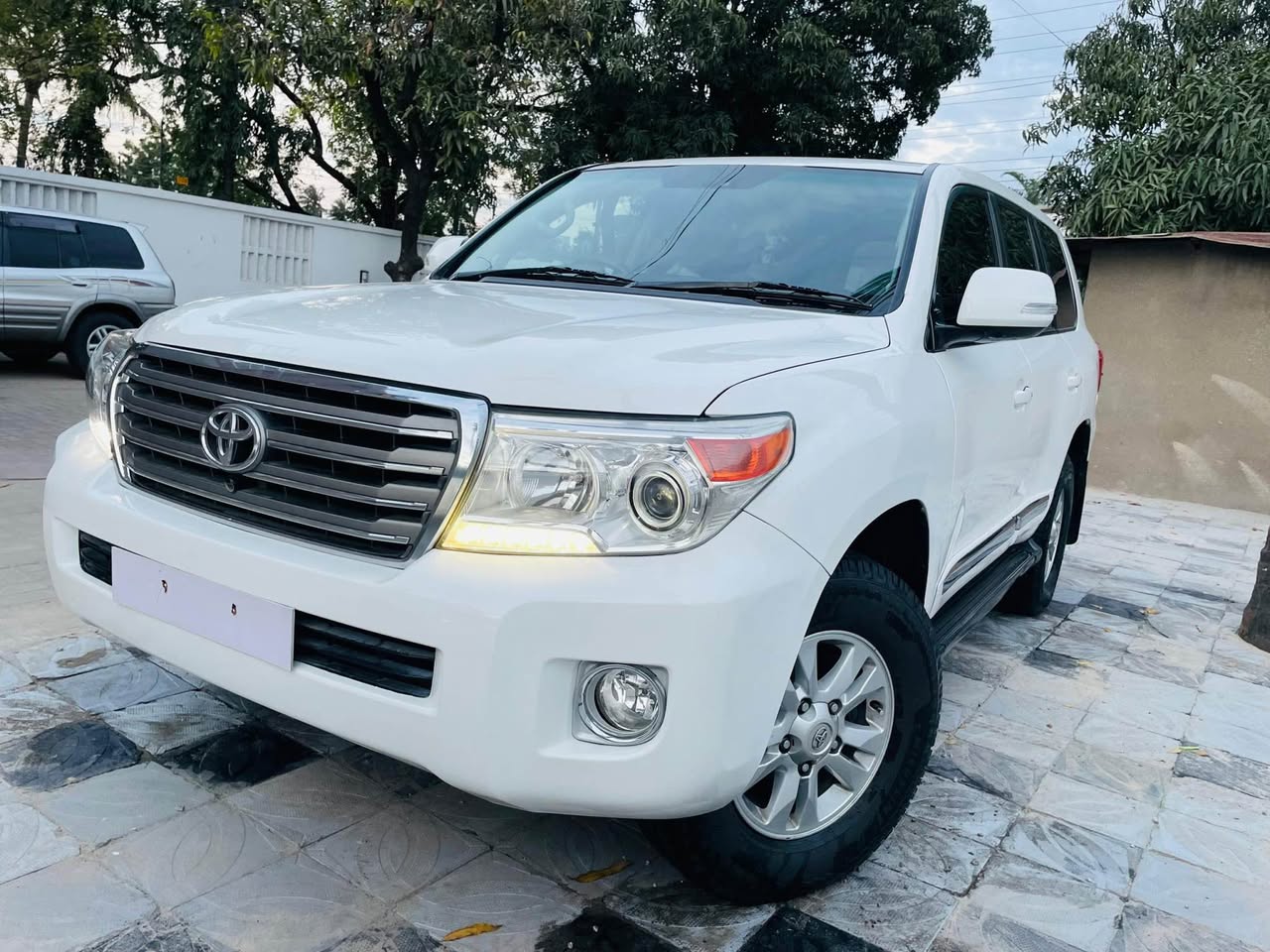 A picture of  TOYOTA LAND CRUISER VX TWIN TURBO DIESEL Model Toyota