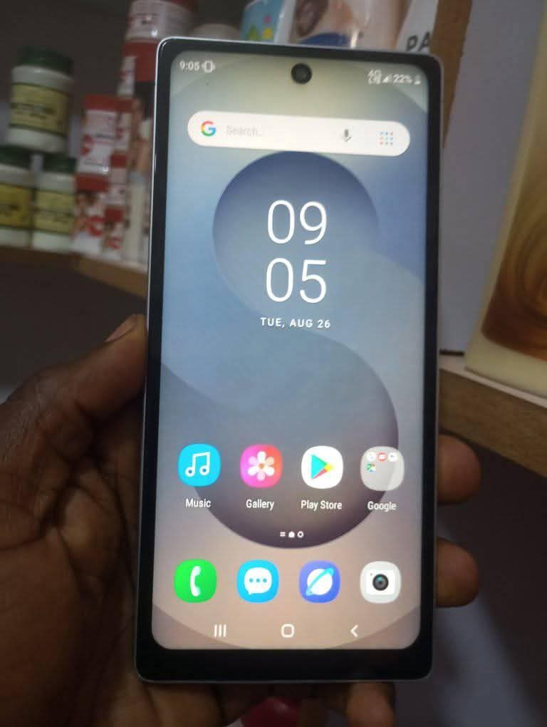 A picture of Samsung s25ultra