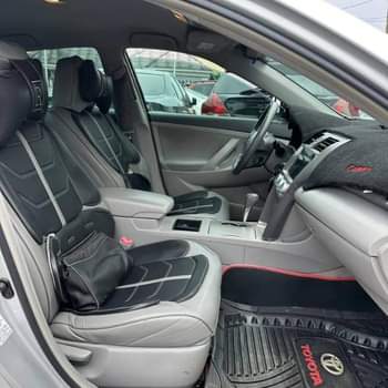 A picture of TOYOTA CAMRY 2008