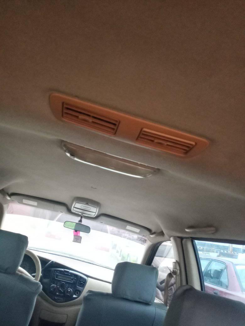 A picture of 2001 Mazda Mpv Mpv Trim