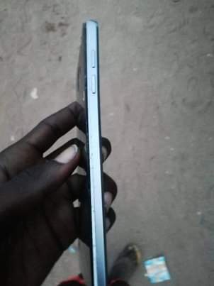 A picture of Samsung galaxy A710