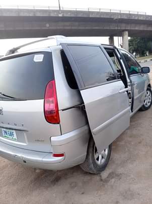 A picture of Peugeot 807