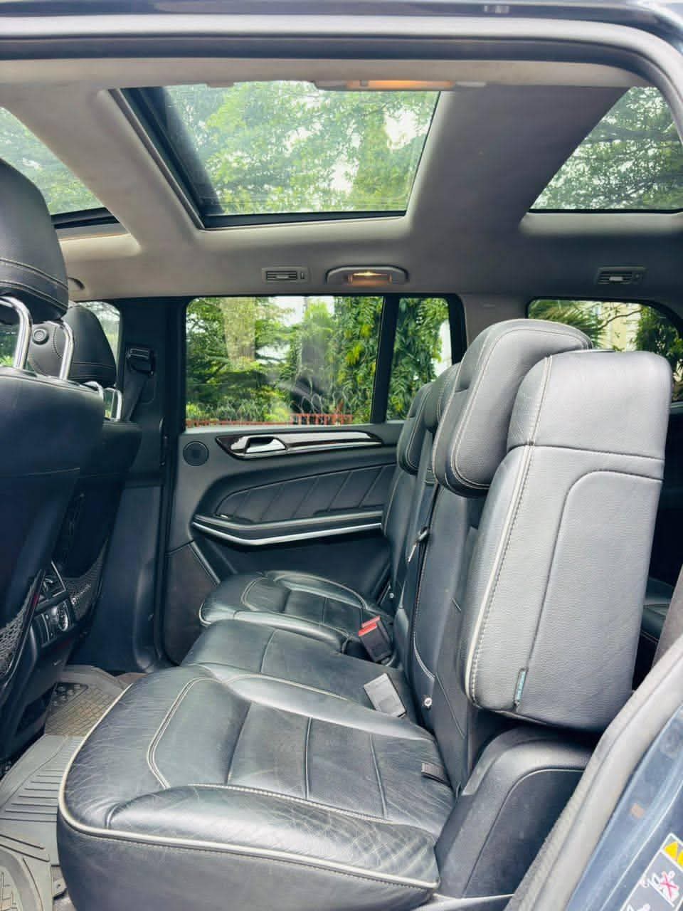 A picture of Mercedes Benz GL450 2014 model