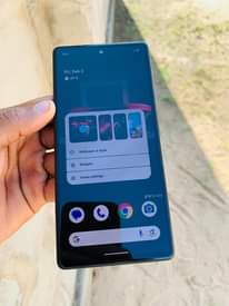 A picture of Google pixel 6 Bado mpya ila inasumbua touch Iko slow