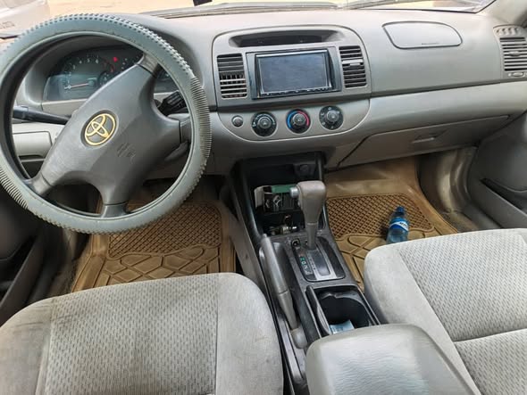 A picture of Toyota Camry 03