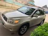 A picture of Rav4 2008