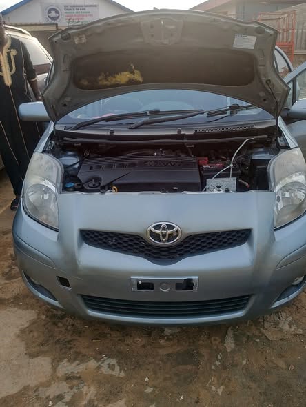 A picture of 2010 Toyota Yaris saloon car