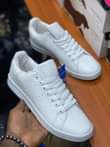 A picture of Sneakers 